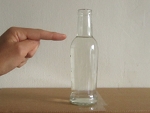 vul de fles tot aan de hals met water
