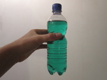 schud met de fles totdat de kleurstof goed verdeeld is