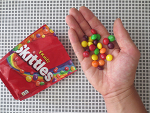 introductie proefje skittles in het water